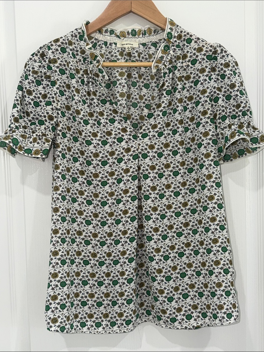 Max Studio Printed Short-Sleeve Blouse in White and Green floral Women’s Top S